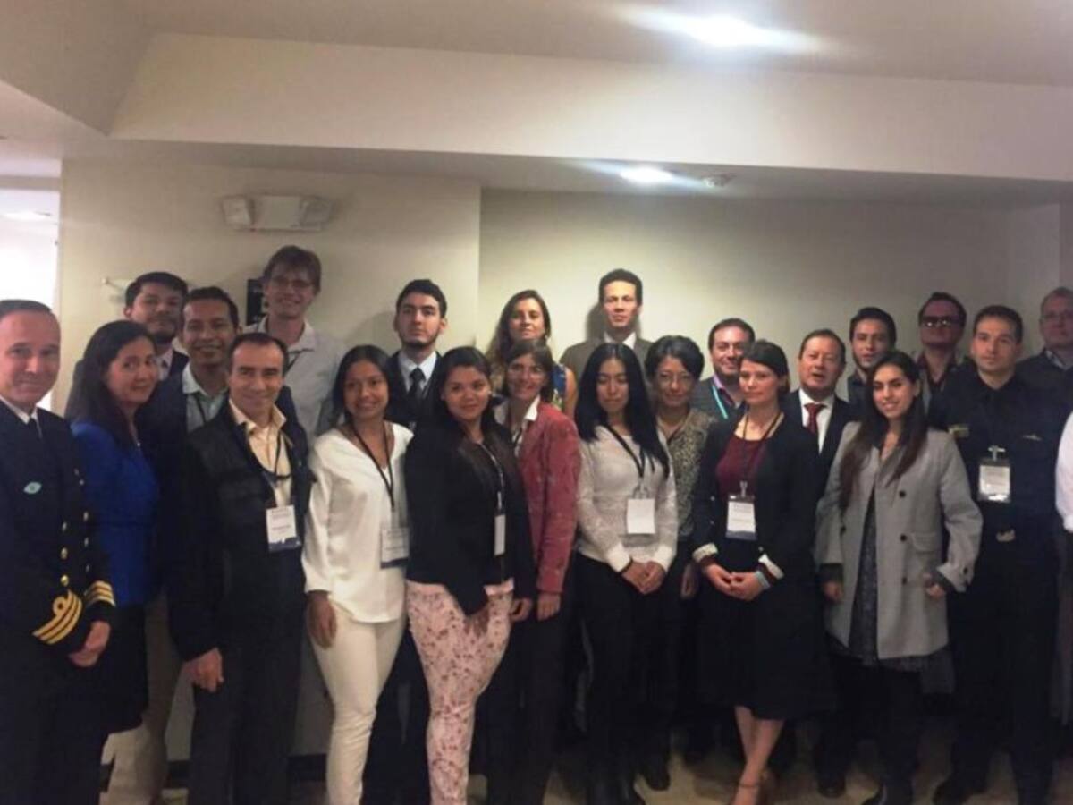 Escuela naval en taller del grupo de tarea nacional de agua de lastre