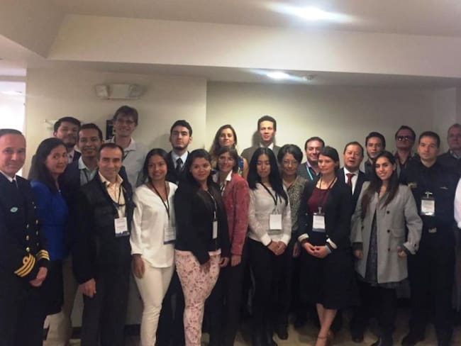 Escuela naval en taller del grupo de tarea nacional de agua de lastre