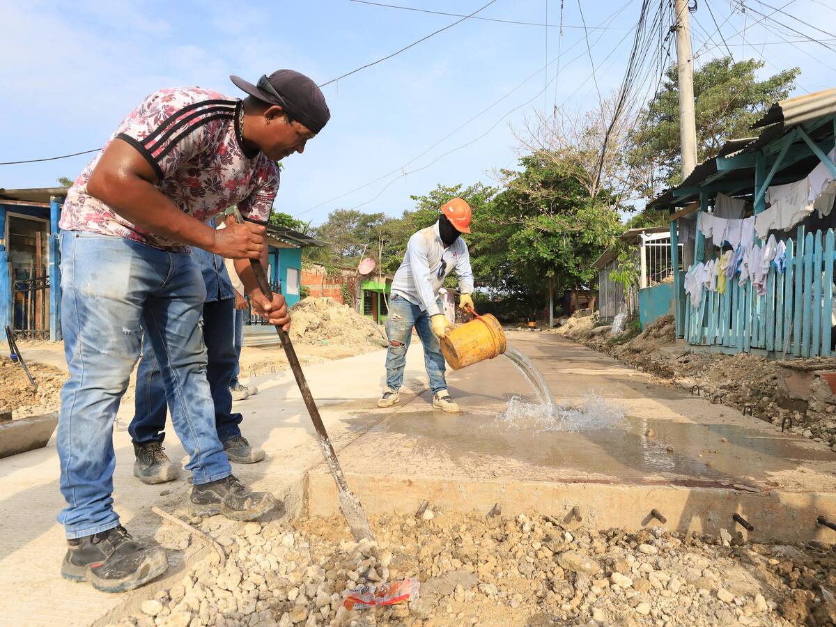 Gobernación de Bolívar tiene 12 frentes activos de obras de pavimentación en Cartagena