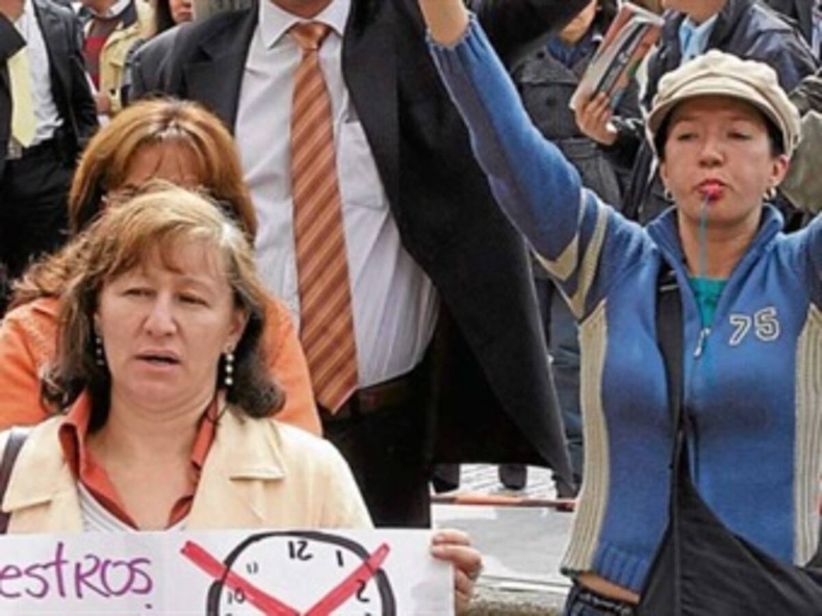 Sindicalistas de la ETB bloquean la entrada de la Alcaldía Mayor