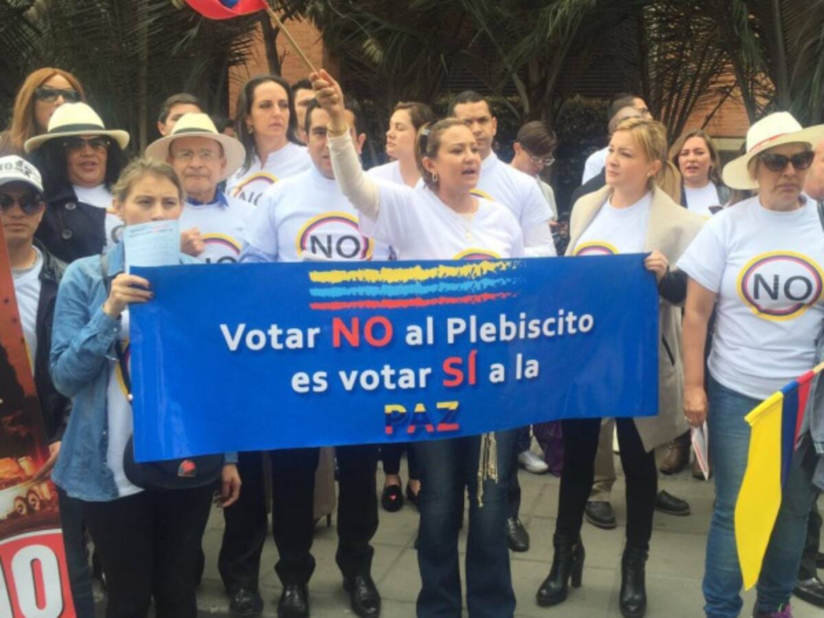 Uribistas protestan por foro de paz en El Nogal