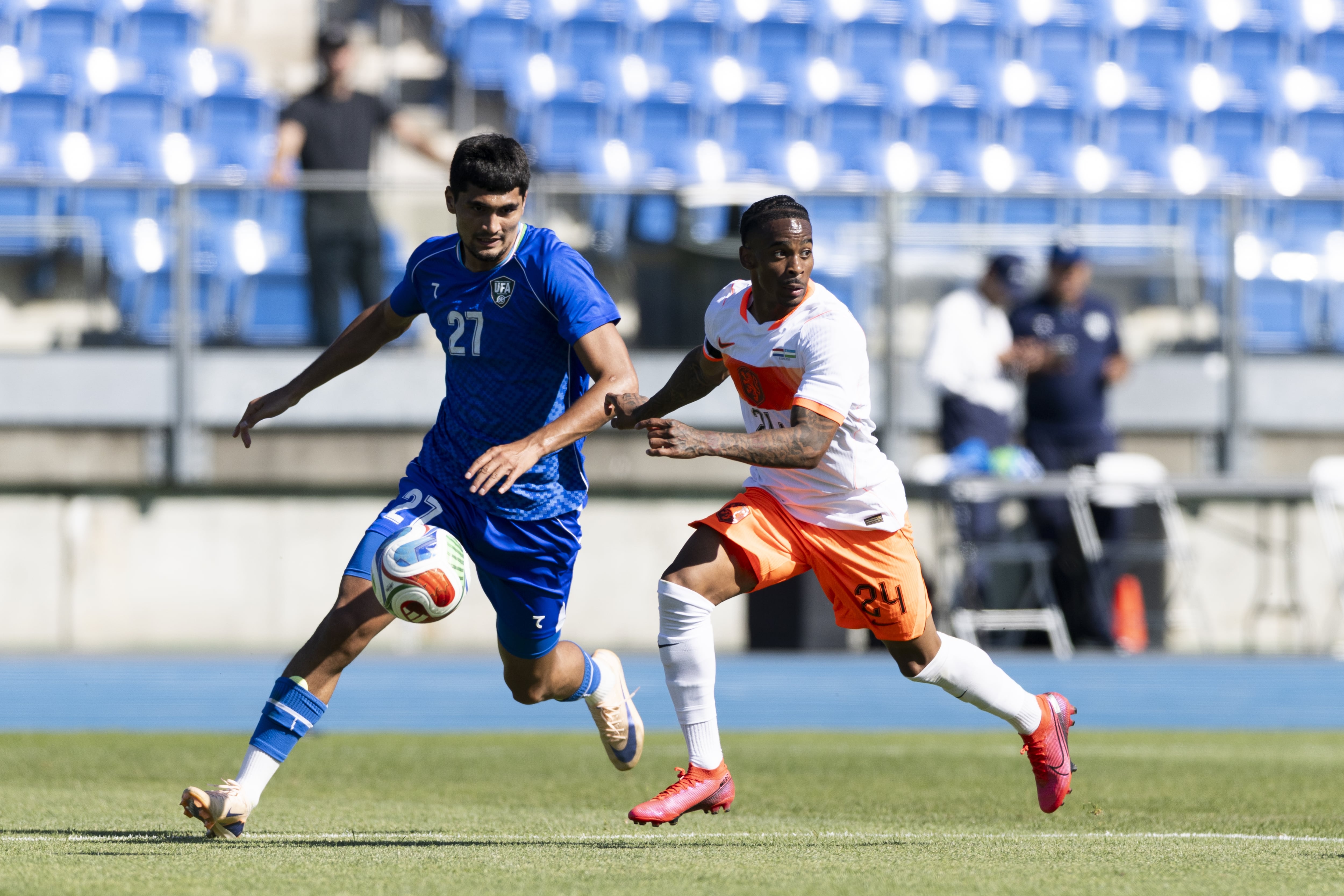 Uzbekistán, rival de Colombia en el Mundial 2026, puso en apuros a Países Bajos en duelo amistoso. KOEN VAN WEEL / ANP (Photo by ANP via Getty Images)