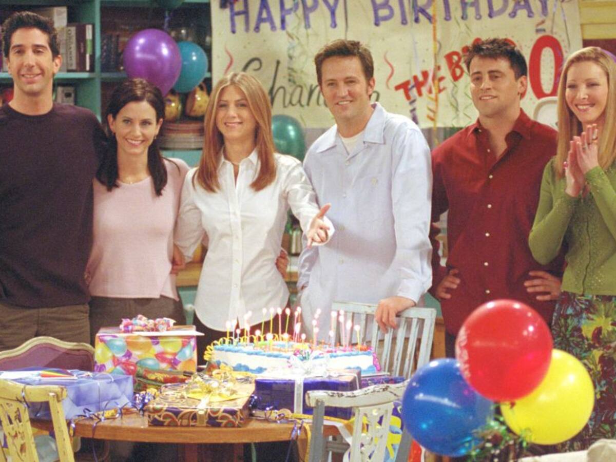¡Regresa Friends! Con esta foto integrantes del elenco dan la noticia