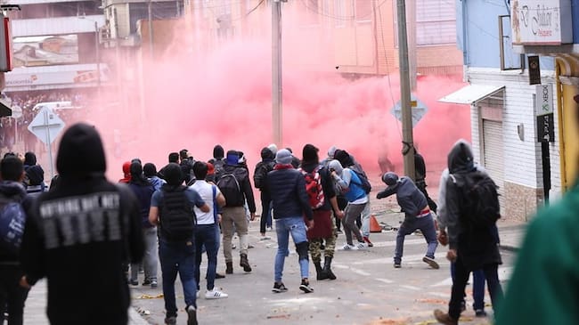El pasado 25 de septiembre, se presentaron nuevos enfrentamientos entre estudiantes y Esmad en Bogotá. Foto: Colprensa