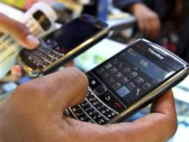 Colombia se suma a los países que tienen más celulares que personas