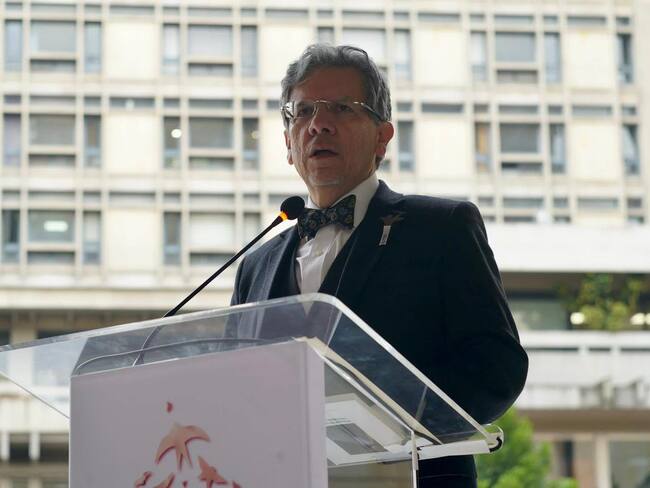 “Estoy revindicando la vida”: Hijo de Carlos Medellín recuerda la tragedia en el Palacio de Justicia