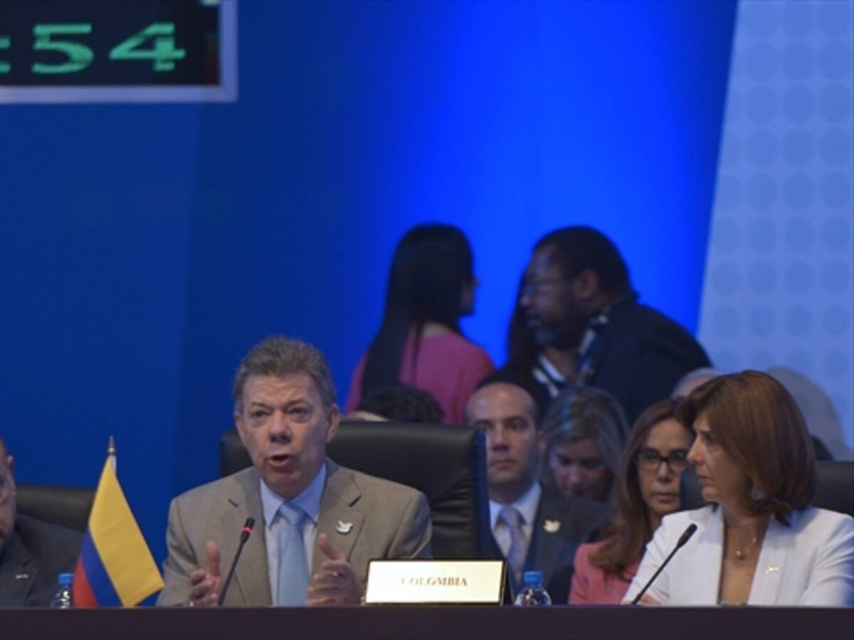 Presidente Santos agradece apoyo unánime al proceso de paz