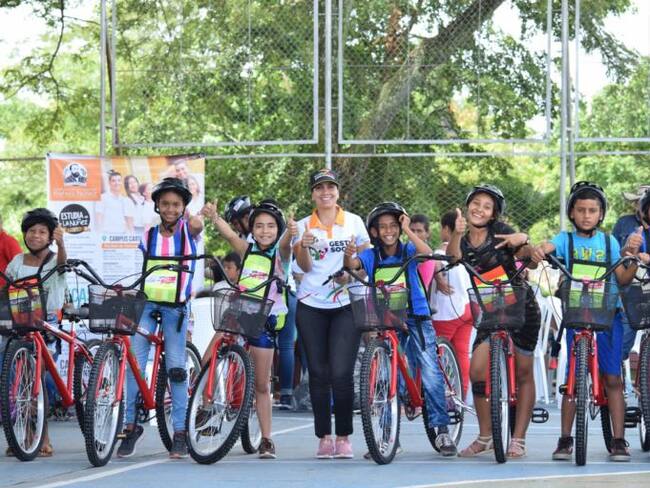 En Cantagallo sur de Bolívar entregan 44 bicicletas a estudiantes veredales