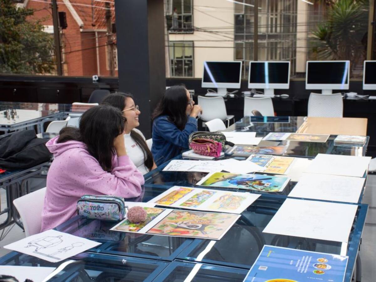 En la Universidad Santo Tomás el Diseño Gráfico es Creación +Investigación =Transformación
