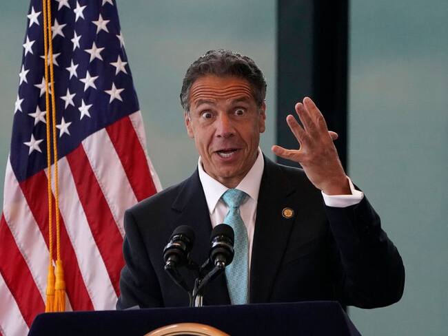 El gobernador de Nueva York, Andrew Cuomo, durante el anuncio del levantamiento de restricciones por coronavirus.