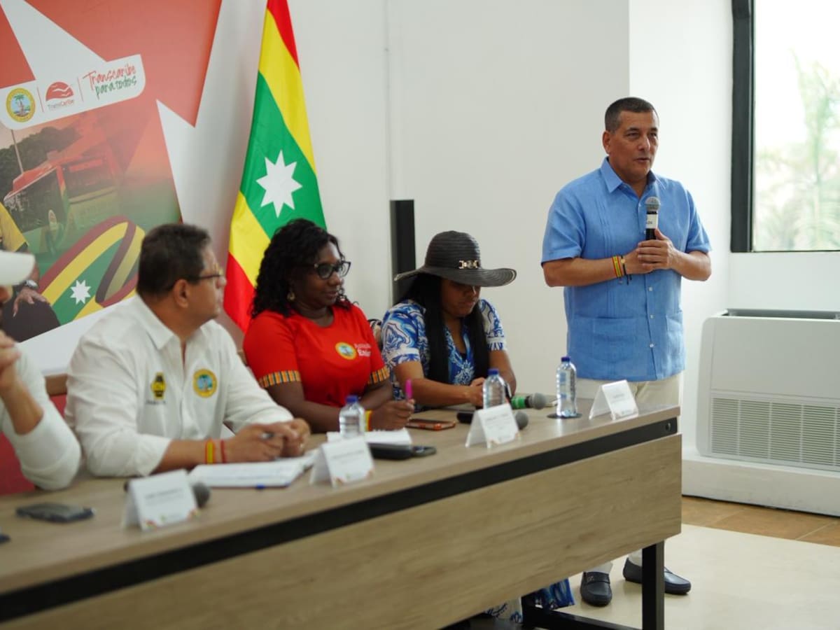 Alcalde Dumek Turbay acuerda con transportadores de Bayunca nuevo modelo diferencial de movilidad
