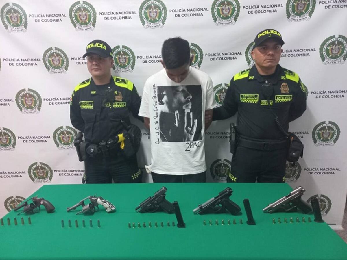 Medellín: un joven fue capturado con un arsenal que pretendía llevar al eje cafetero