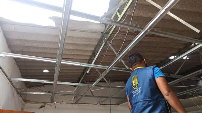 Casa destechada por el vendaval.