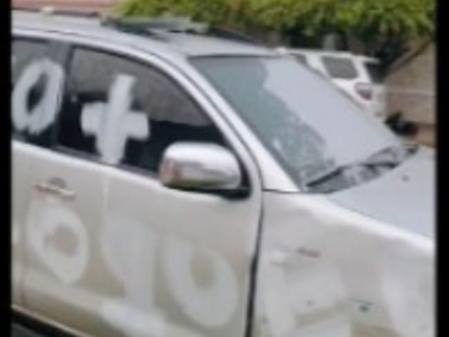 Atentan contra María Corina Machado y su equipo, cortando los frenos de su vehículo