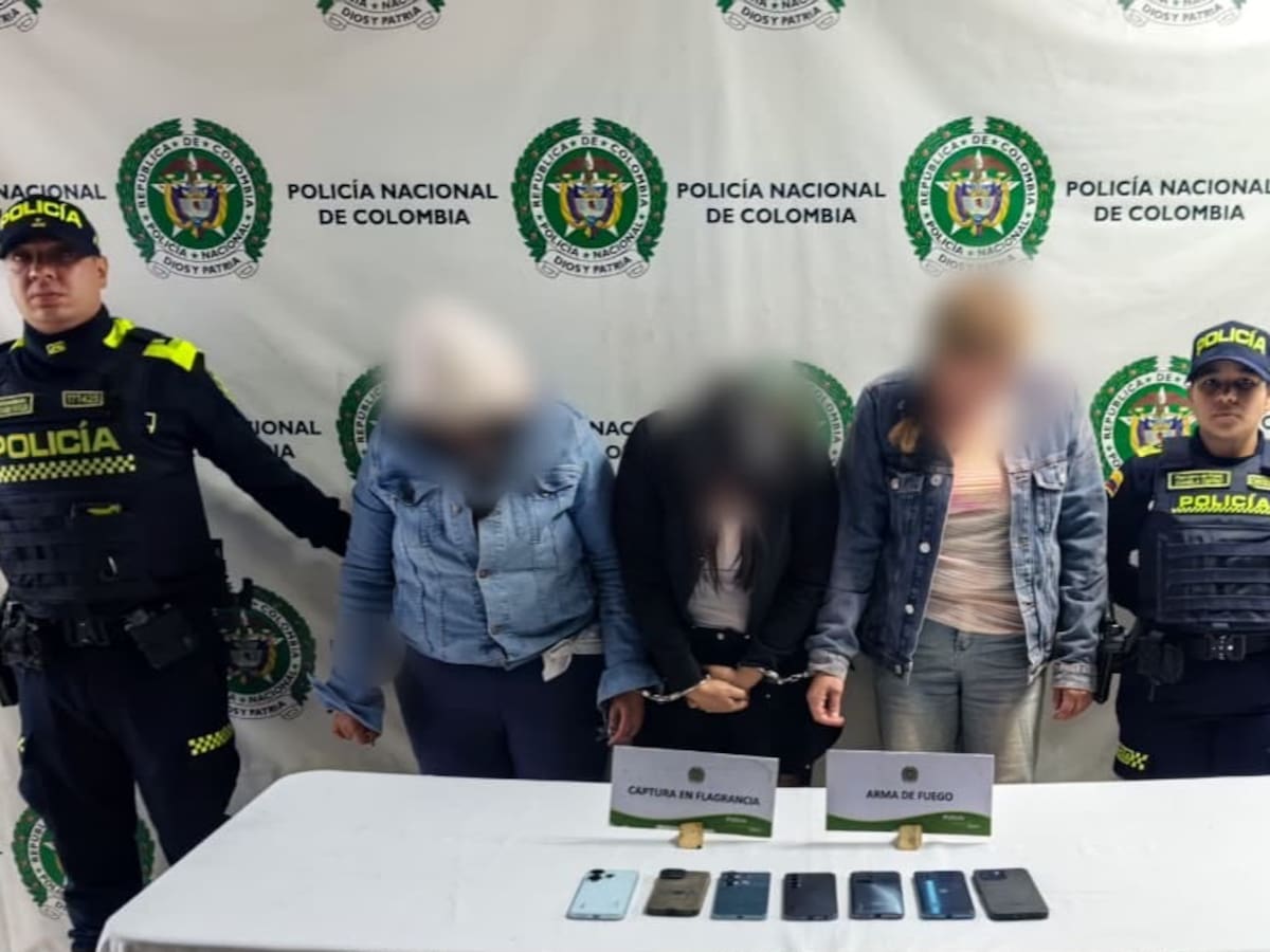 Capturaron a tres mujeres tras robo de celulares: los siete elementos fueron recuperados