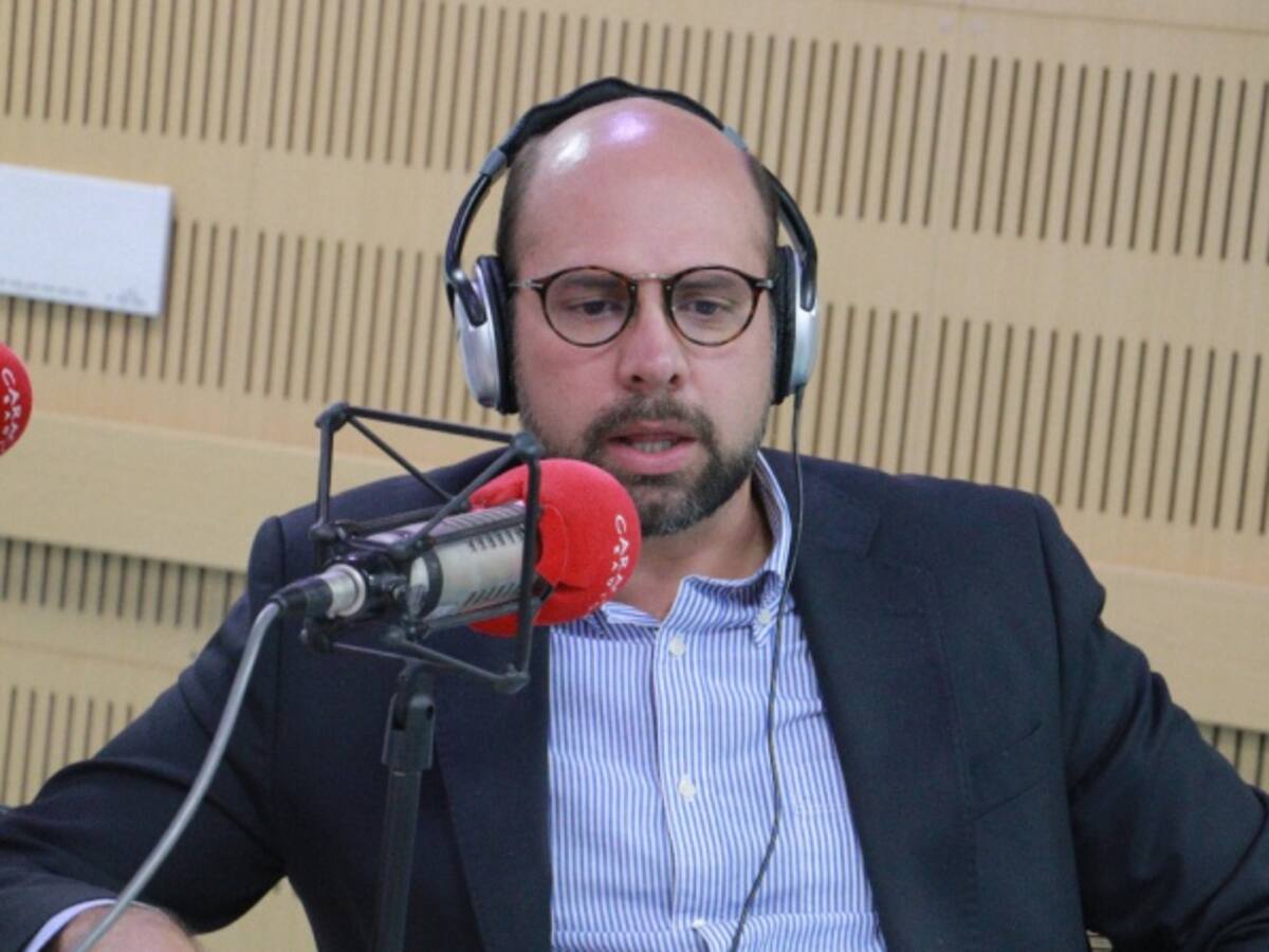 Robledo mete un gol, pero Carrasquilla y el gobierno salen fortalecidos