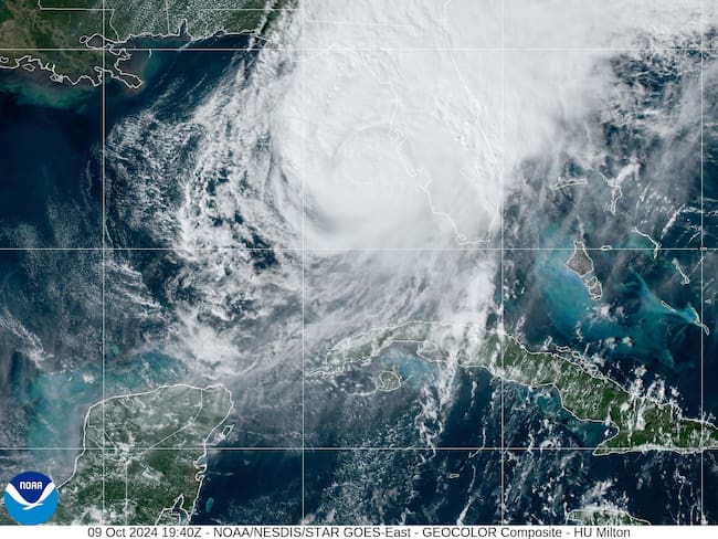 Huracán Milton pierde intensidad y baja a categoría 3