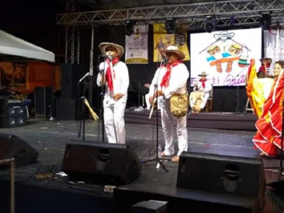 Con competencias en tarima avanza Festival Nacional de Gaitas en Ovejas