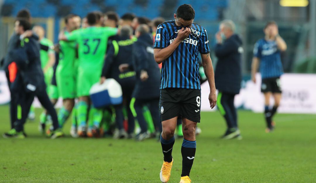Luis Muriel y Duván Zapata tuvieron minutos en la derrota del Atalanta ante Lazio.