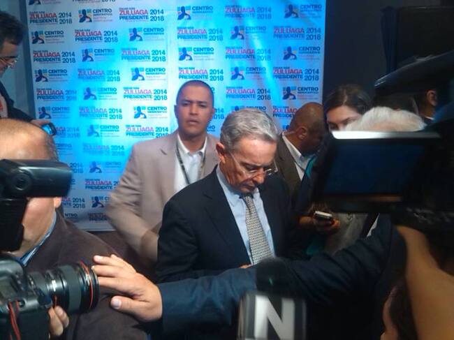 Uribe considera que Venezuela no debe acompañar más el proceso de paz.