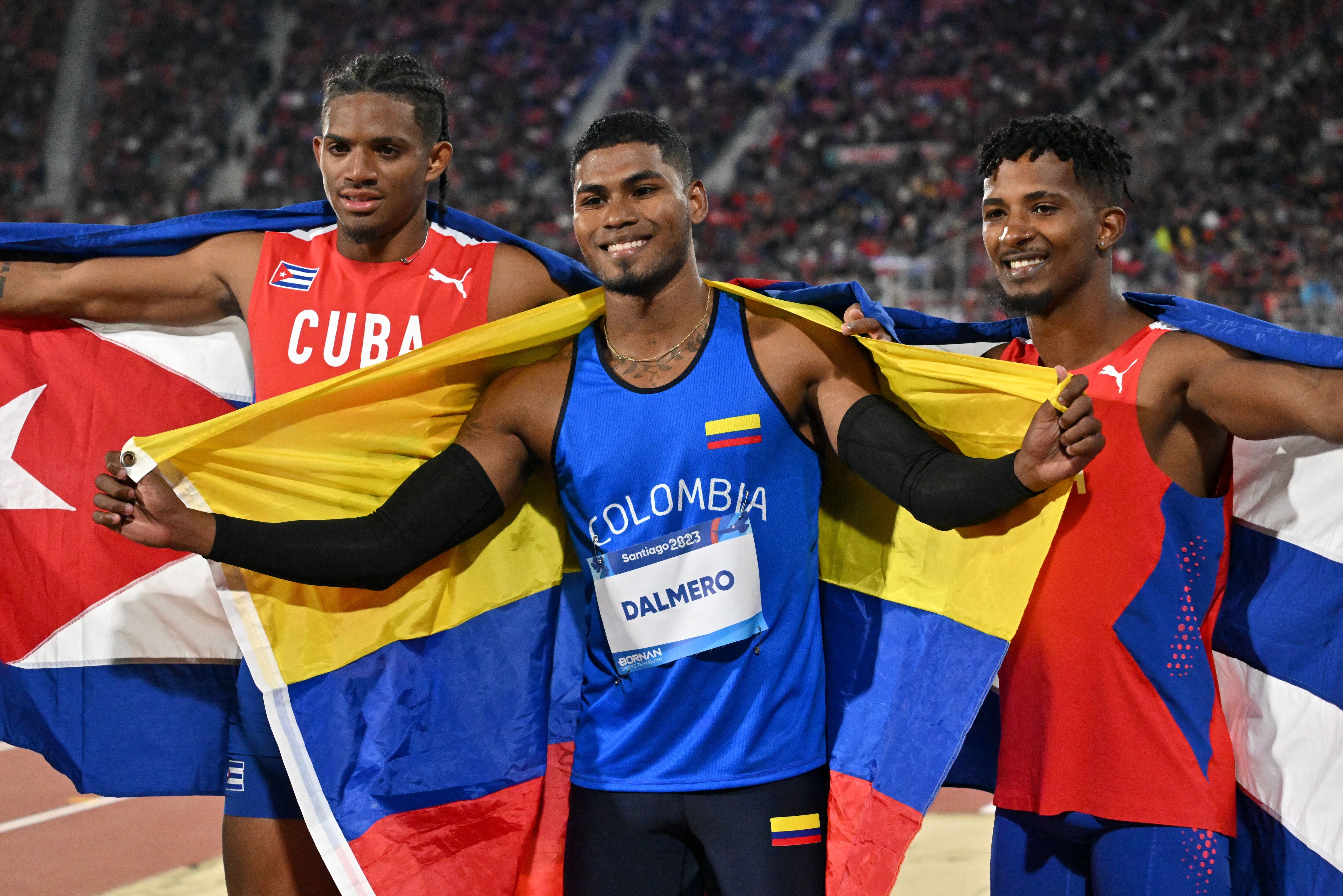 Arnovis De Jesus Dalmero tras conseguir la medalla de oro para Colombia en los Juegos Panamericanos 2023. (Photo by MARTIN BERNETTI / AFP) (Photo by MARTIN BERNETTI/AFP via Getty Images)