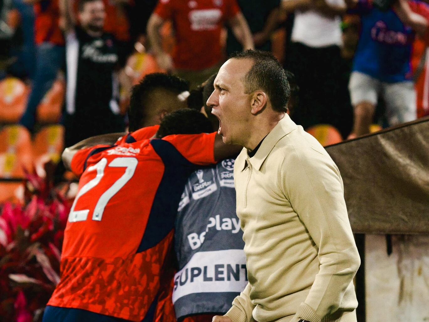 Tomada de Independiente Medellín.