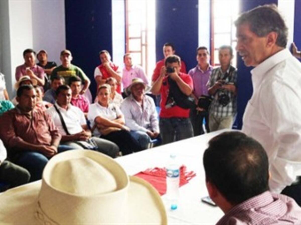 Gobierno espera hoy lograr acuerdo con los cafeteros