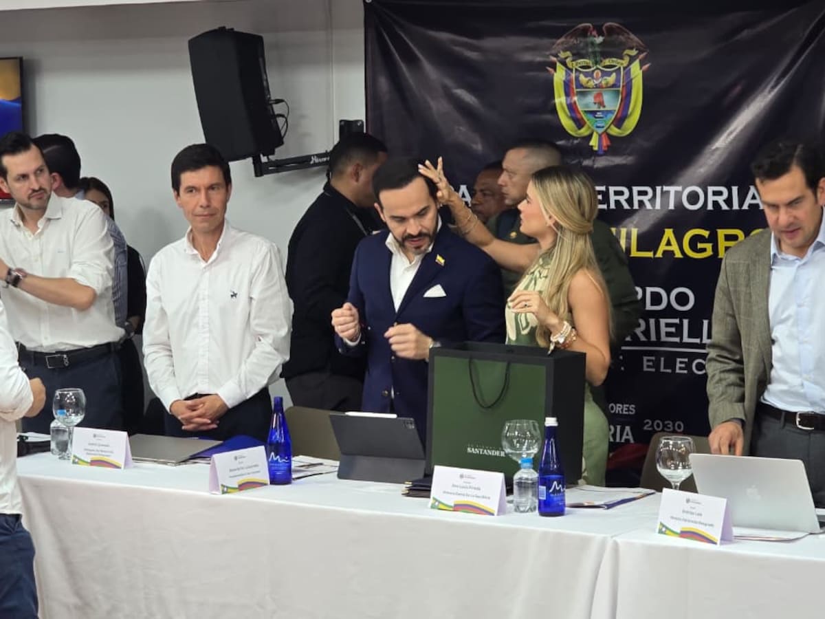 Presidente electo da ultimátum a otros jefes guerrilleros para que se sometan a la justicia