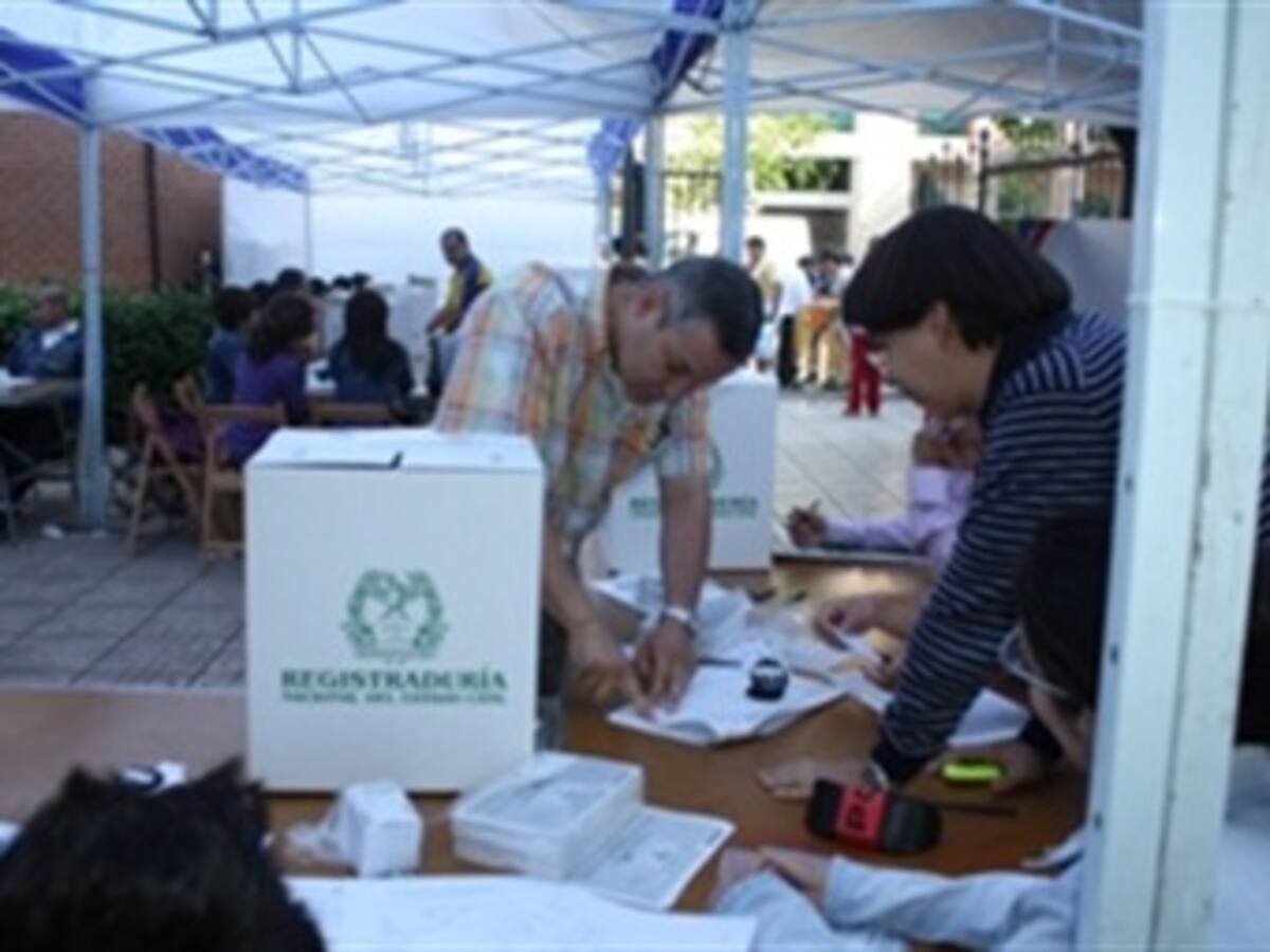 Sólo un 13,6% de colombianos en España acudieron a votar en segunda vuelta