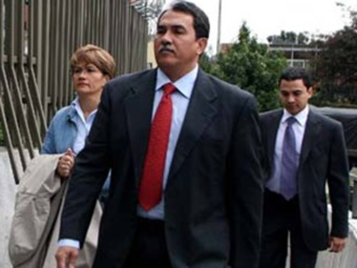 Siete años y medio de prisión a ex gobernador del Cesar por 'parapolítica'