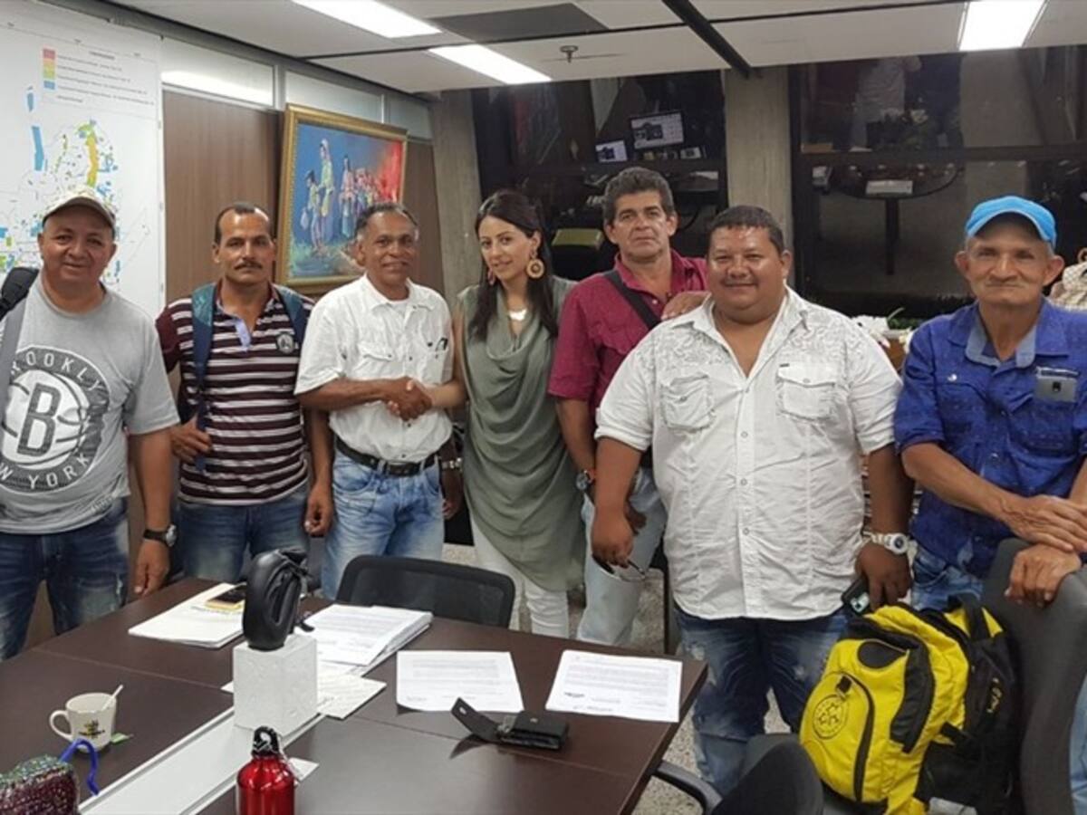 Mineros de San Roque suspenden parcialmente las movilizaciones contra AngloGold Ashanti