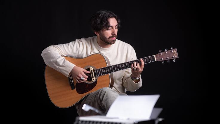 El chileno Antonio Montenegro presenta canciones para mitigar el despecho