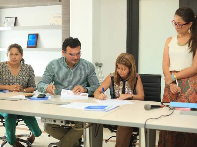 Firma del acuerdo para implementar programa de bilinguismo en Barranquilla