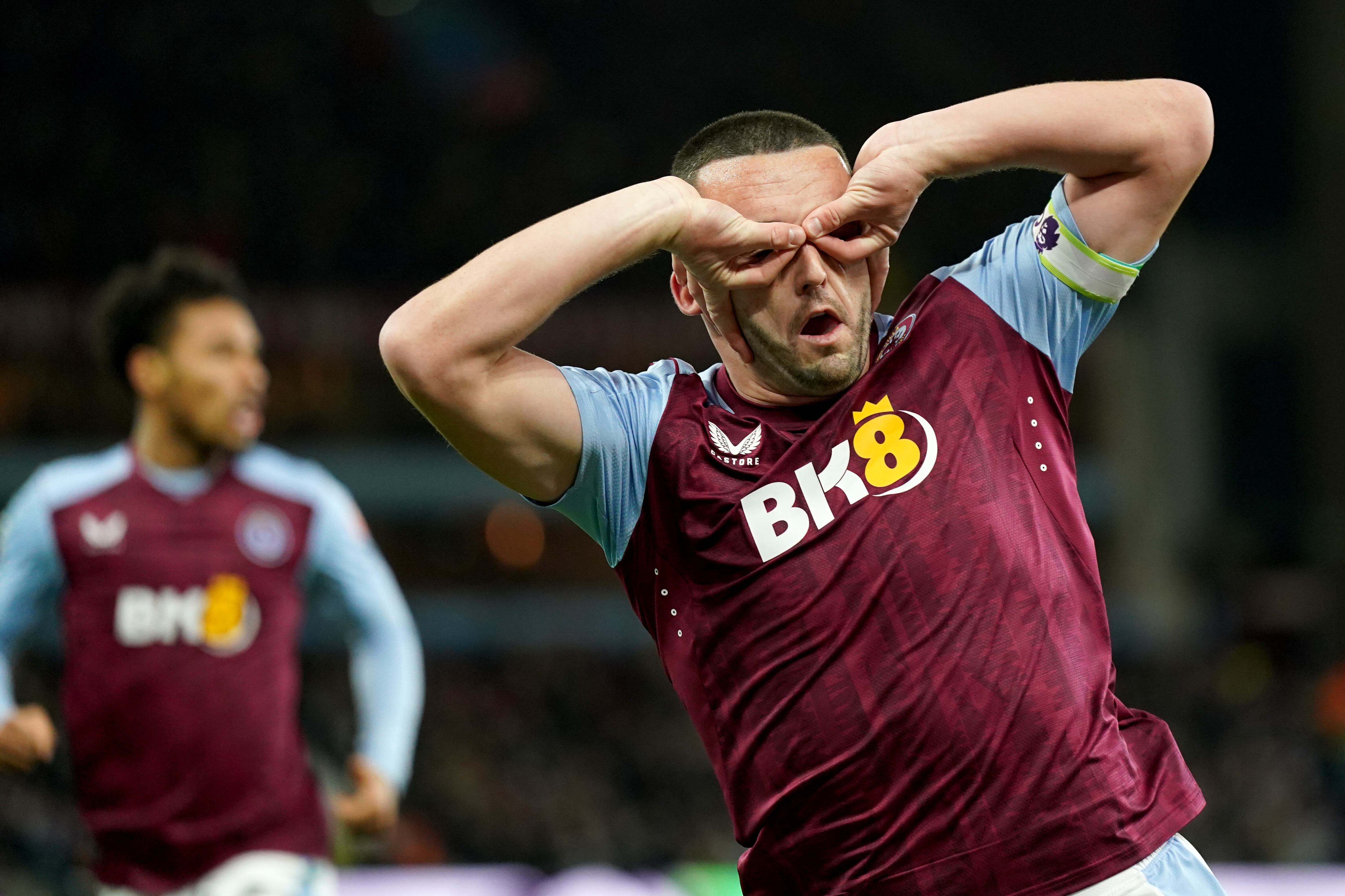 John McGinn celebrando tras anotar el 1-0 frente al Arsenal. (Photo by Jacob King/PA Images via Getty Images)