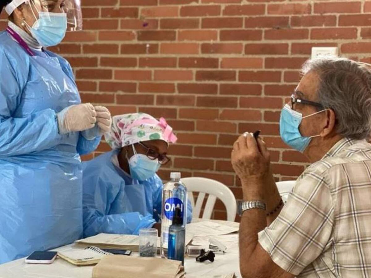 En un 300% aumentó demanda de pruebas COVID en Medellín