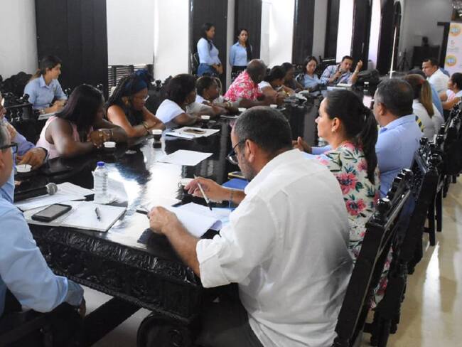 Alcaldía de Cartagena sella compromisos con comunidad de Isla Fuerte