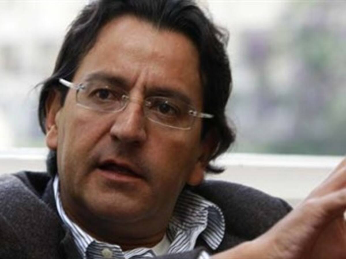Archivan investigación contra el secretario jurídico de Presidencia por su reunión con alias 'Job'