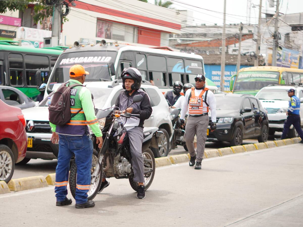 70 motos inmovilizadas por invadir carril de Transcaribe y falta de documentación en Cartagena