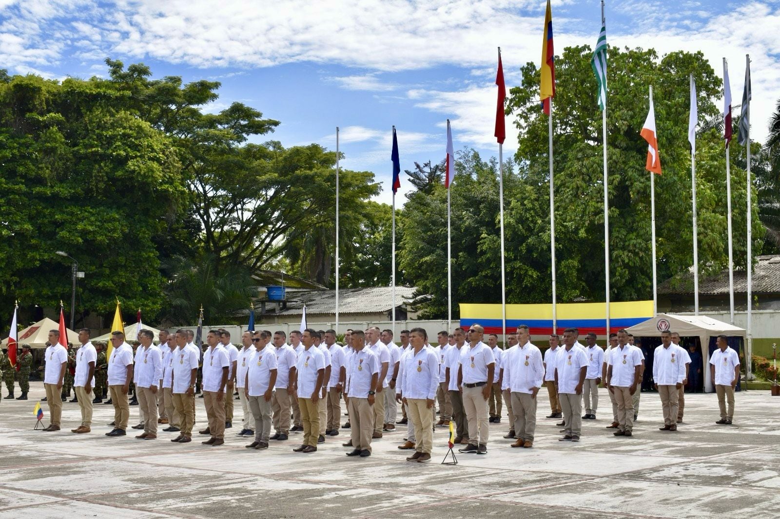 En una emotiva ceremonia militar en el Cantón Militar Batalla de Juanambú, en el municipio de Florencia, Caquetá, se rindió homenaje a estos valerosos hombres de las diferentes unidades de la Décima Segunda Brigada del Ejército Nacional.