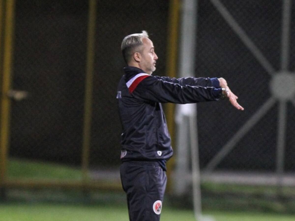 Flavio Robatto finalmente no dirigirá al Bucaramanga