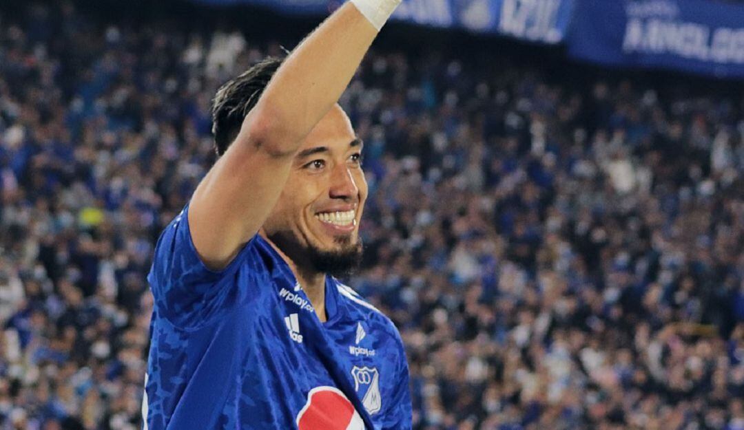 Fernando Uribe festeja su primer gol ante el Junior.