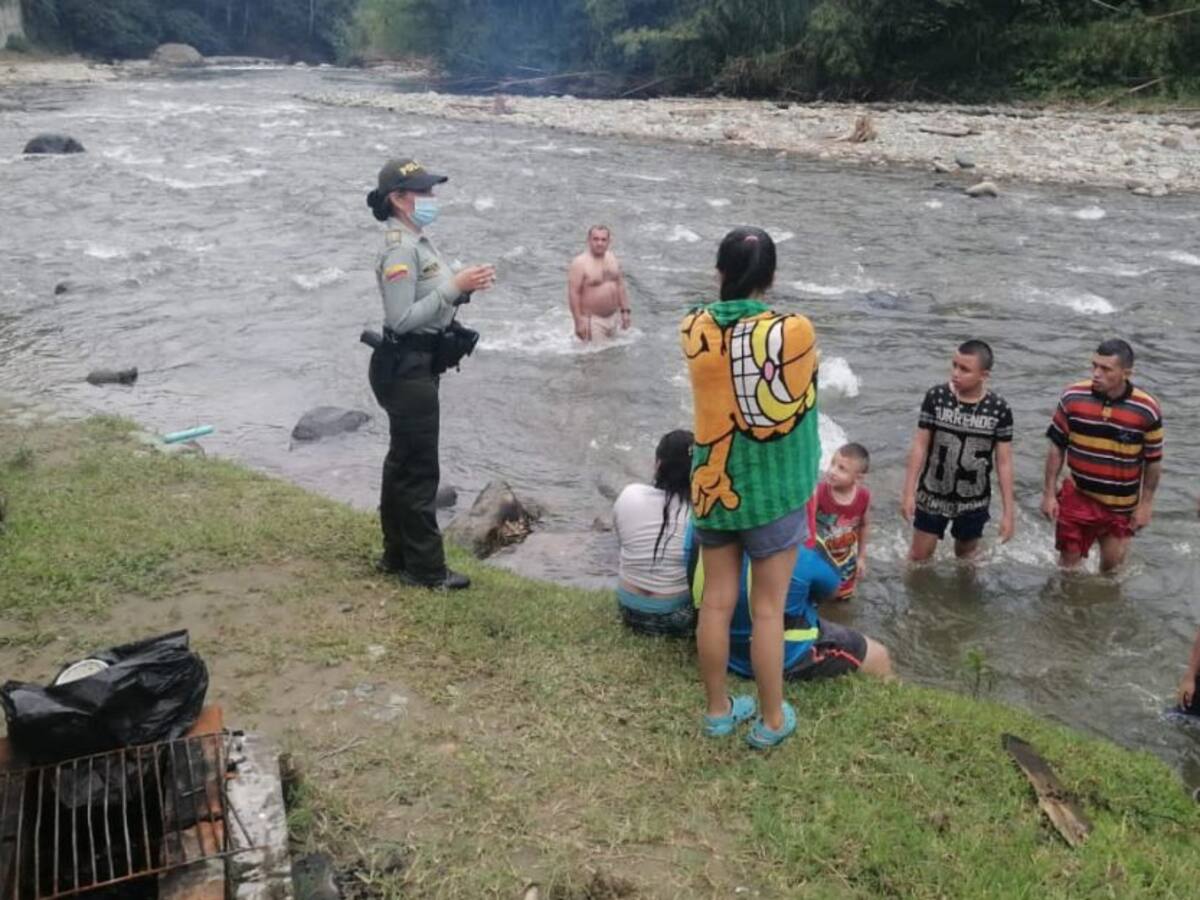 Policía de Turismo Quindío y los controles en los ríos por paseos de olla