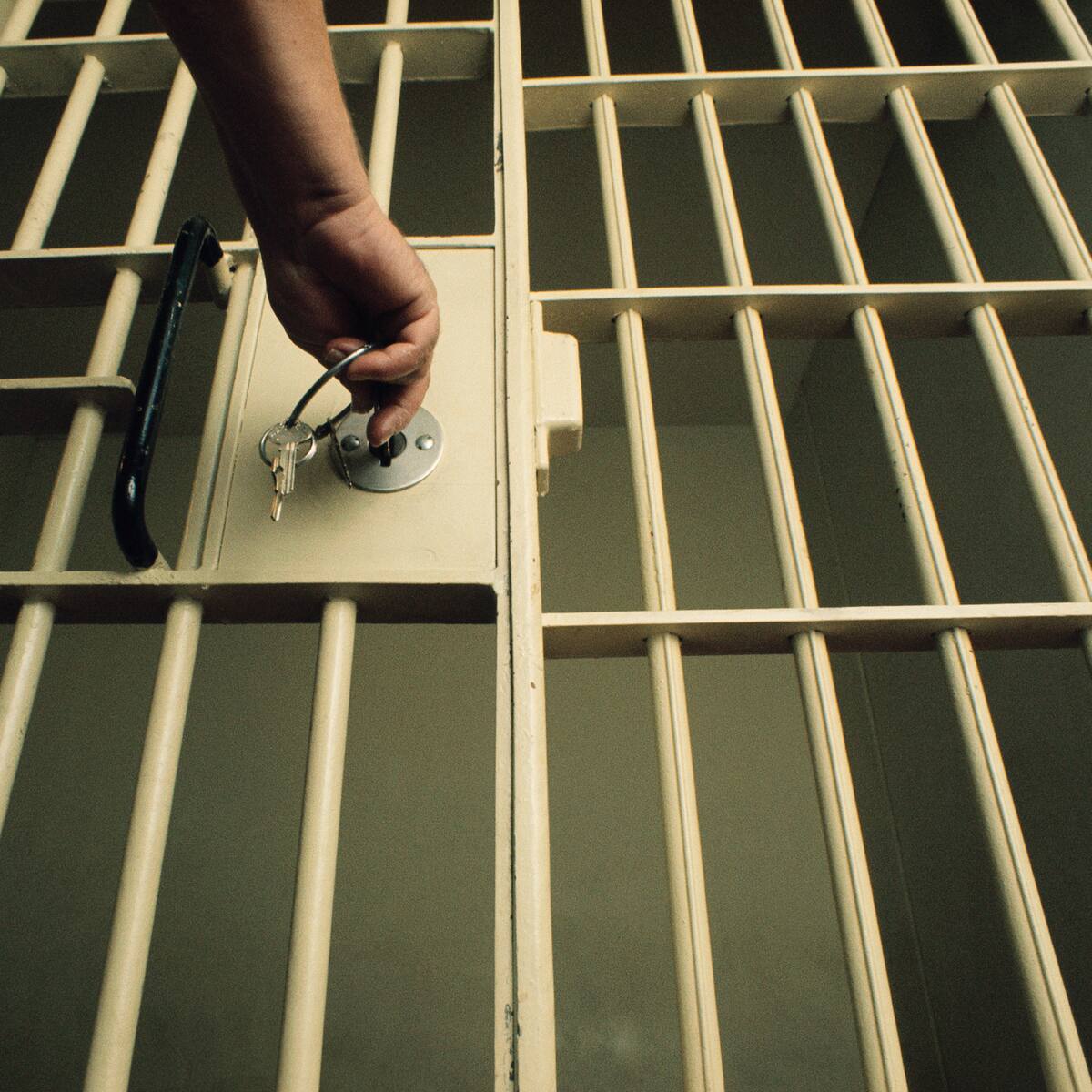 Condenado a 17 años de cárcel, profesor que abusó de una estudiante de 9 años en Envigado