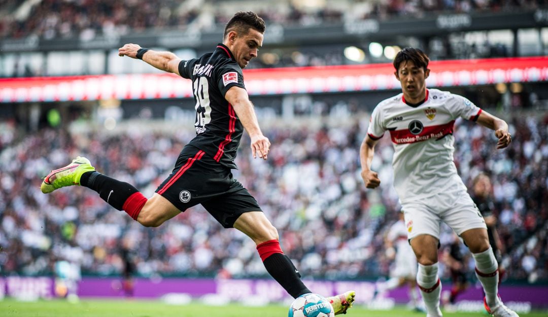 Rafael Santos Borré en su regreso al Eintracht Frankfurt tras la participación con Colombia