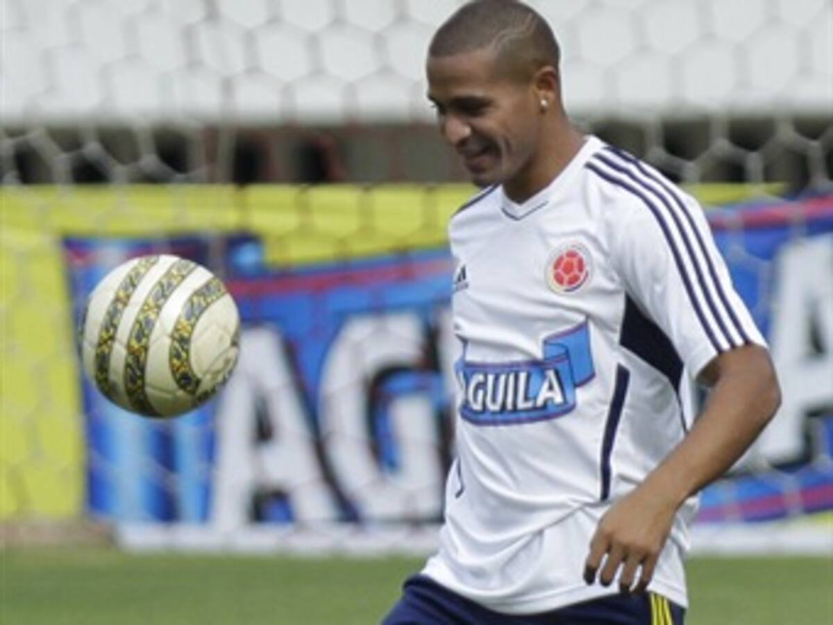 Macnelly Torres queda por fuera del juego ante Uruguay