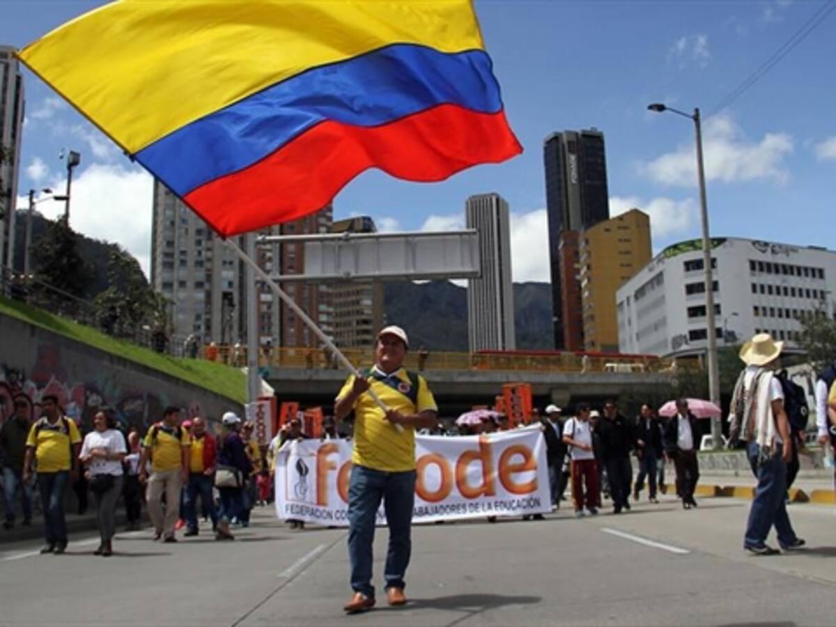 Mineducación pide a Fecode suspender temporalmente el paro