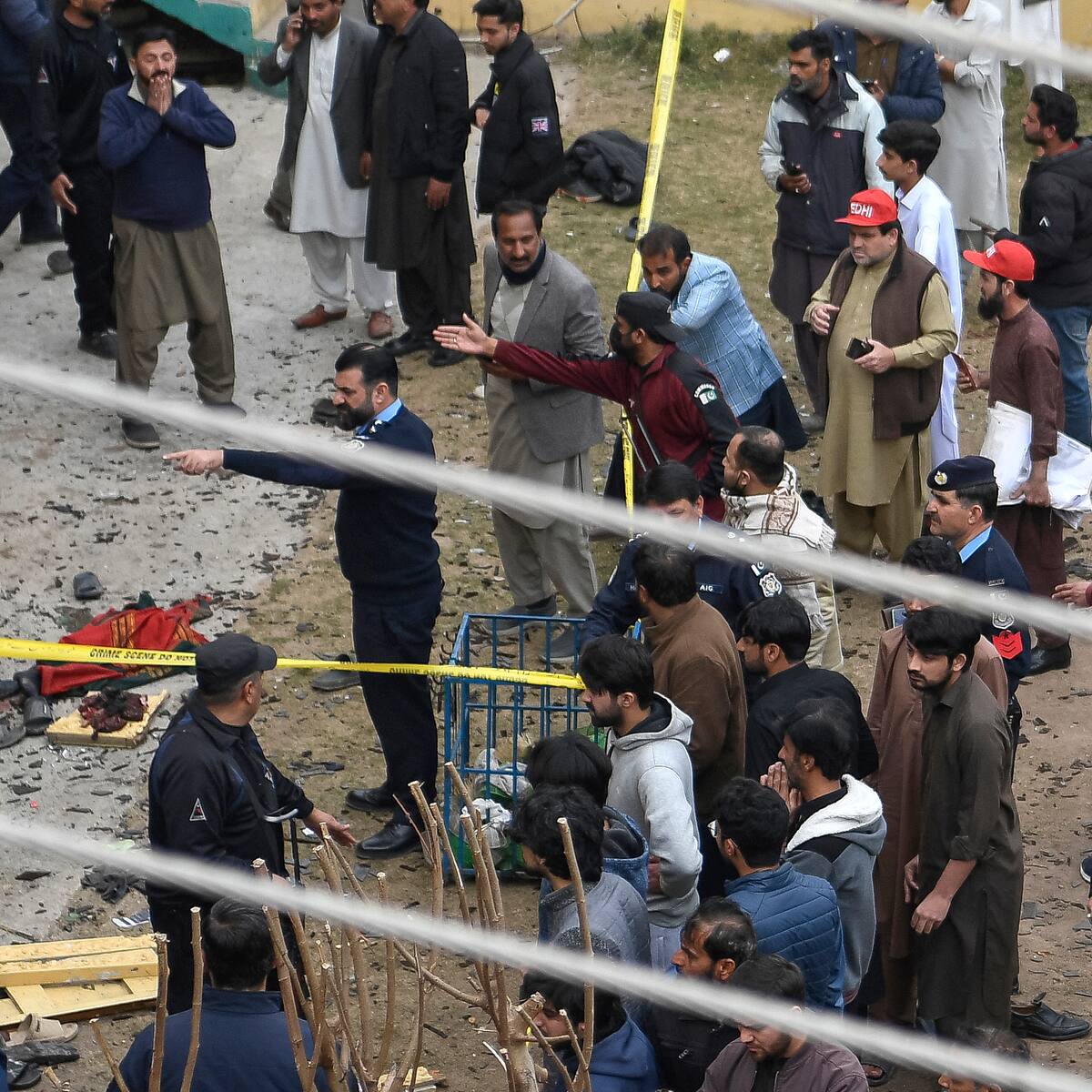 Al menos 31 muertos y 169 heridos en un atentado suicida en una mezquita de Islamabad