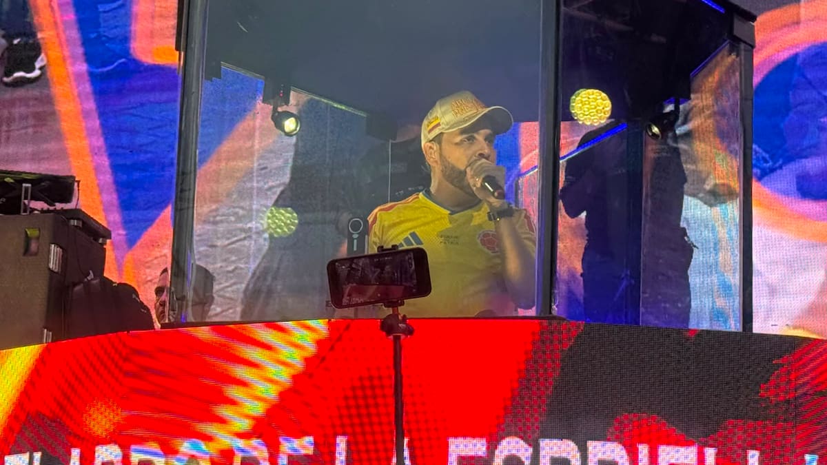 Ponen freno a orden que pedía a Abelardo de la Espriella retirar propaganda con símbolos patrios