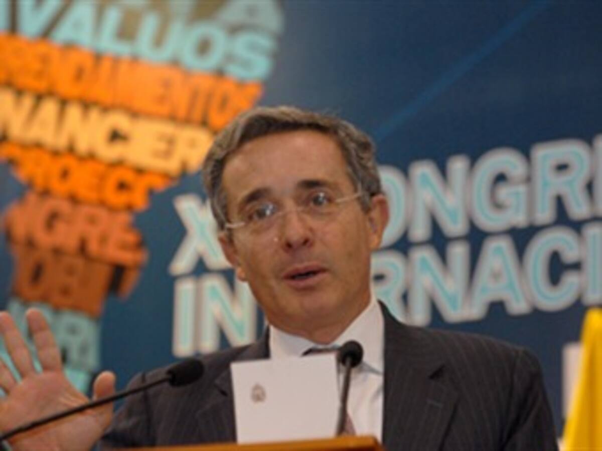 A pesar del incremento del desempleo, Uribe asegura que Colombia sigue creando puestos de trabajo