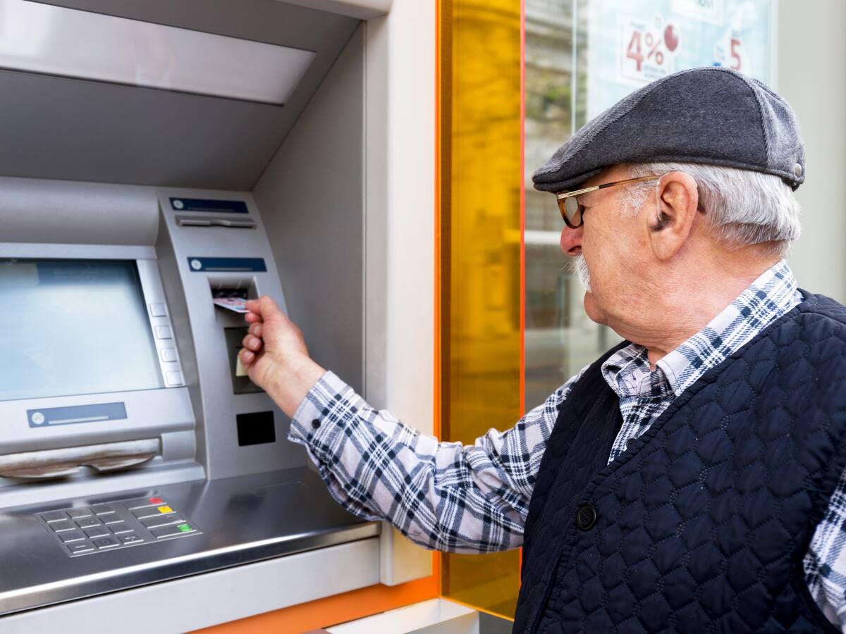 ¿Es pensionado? Consulte si le llega la prima de diciembre 2023